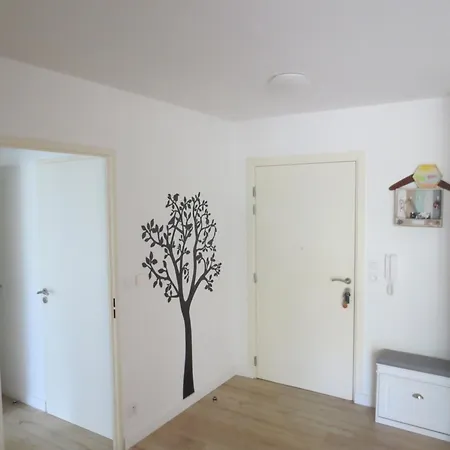 Rez De Jardin T3 Recent Et Calme Au Nouvelles Terres à Les Maures La Londe-les-Maures